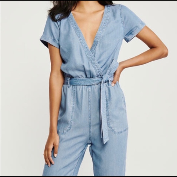 Abercrombie & Fitch Pants - Abercrombie & Fitch utility jumpsuit